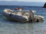 Wypożyczalnia łodzi na wyspie Vis