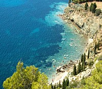 La spiaggia vicino a Komiza, isola di Vis