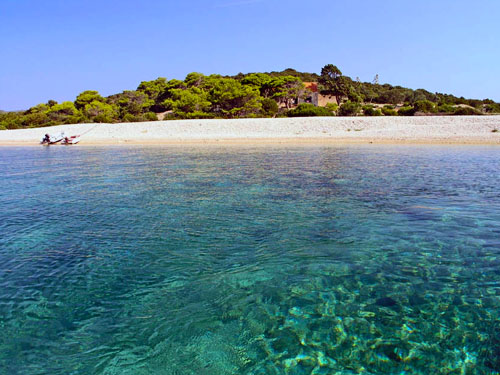 Kristallklares Meer auf der Insel Budihovac