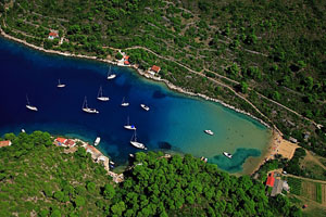 Zaliv Stončica s peščeno plažo